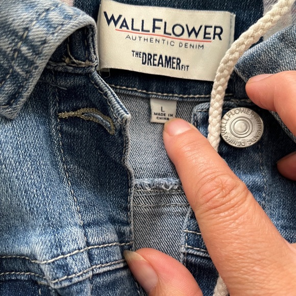 Wallflower woman’s denim jacket - Picture 5 of 17